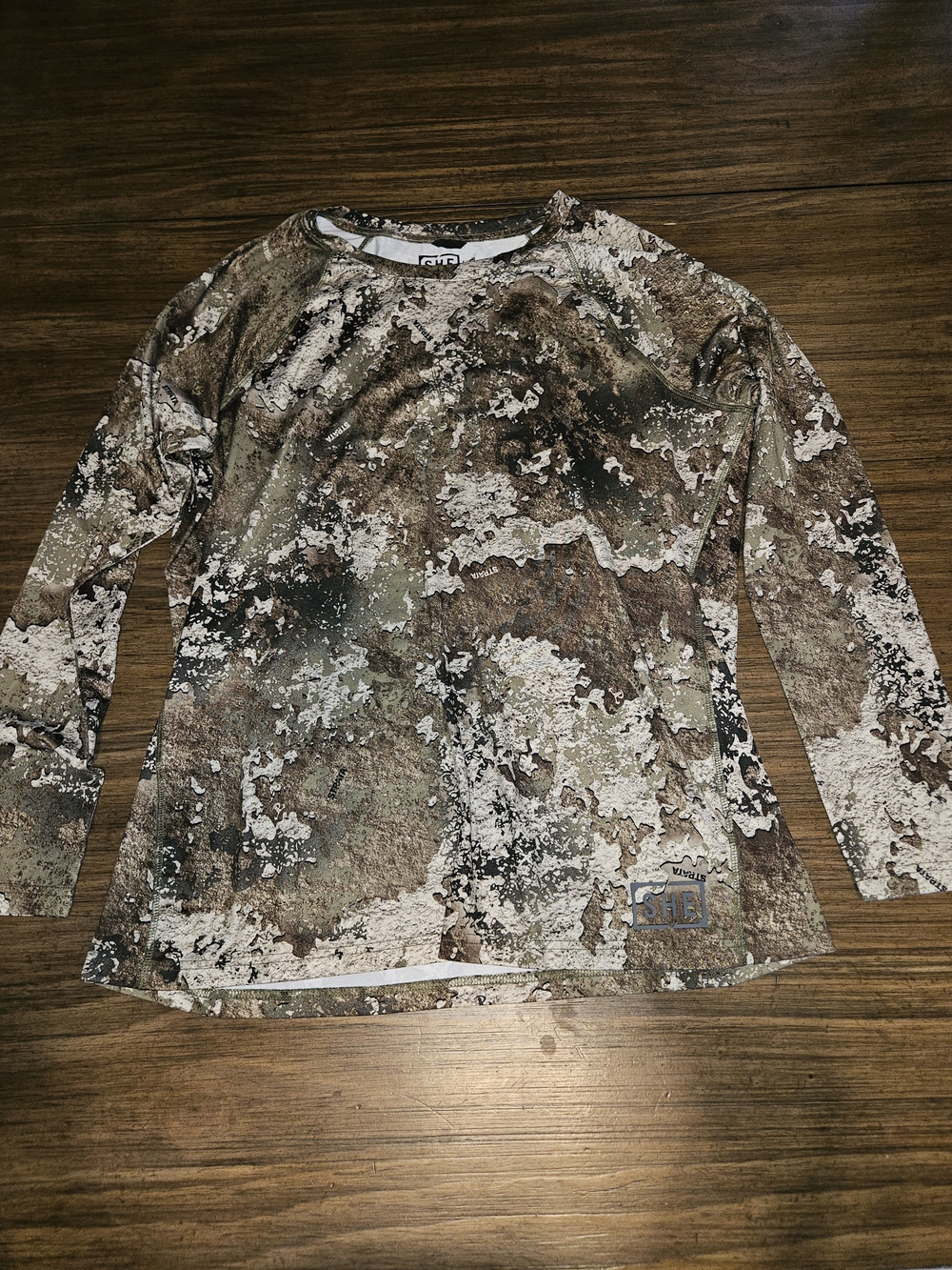 WOMEN'S LONG SLEEVE CAMO PERFORMANCE TOP - MULTI BROWN
